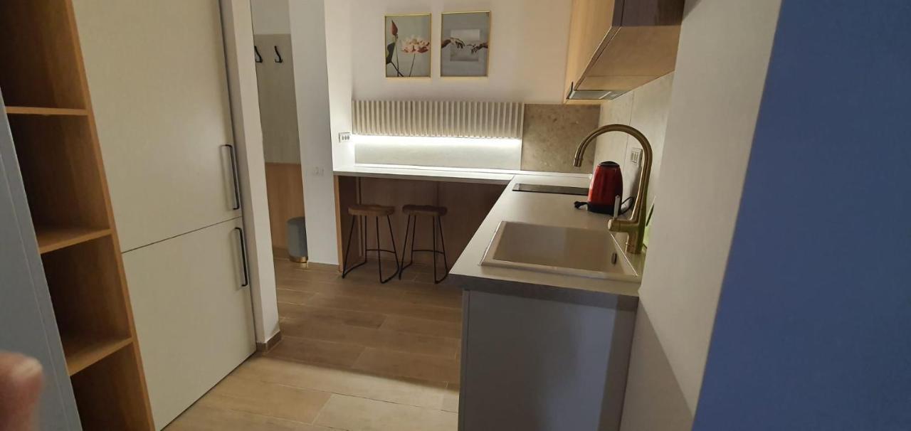 City Center Chic Studio Bukarest Eksteriør billede